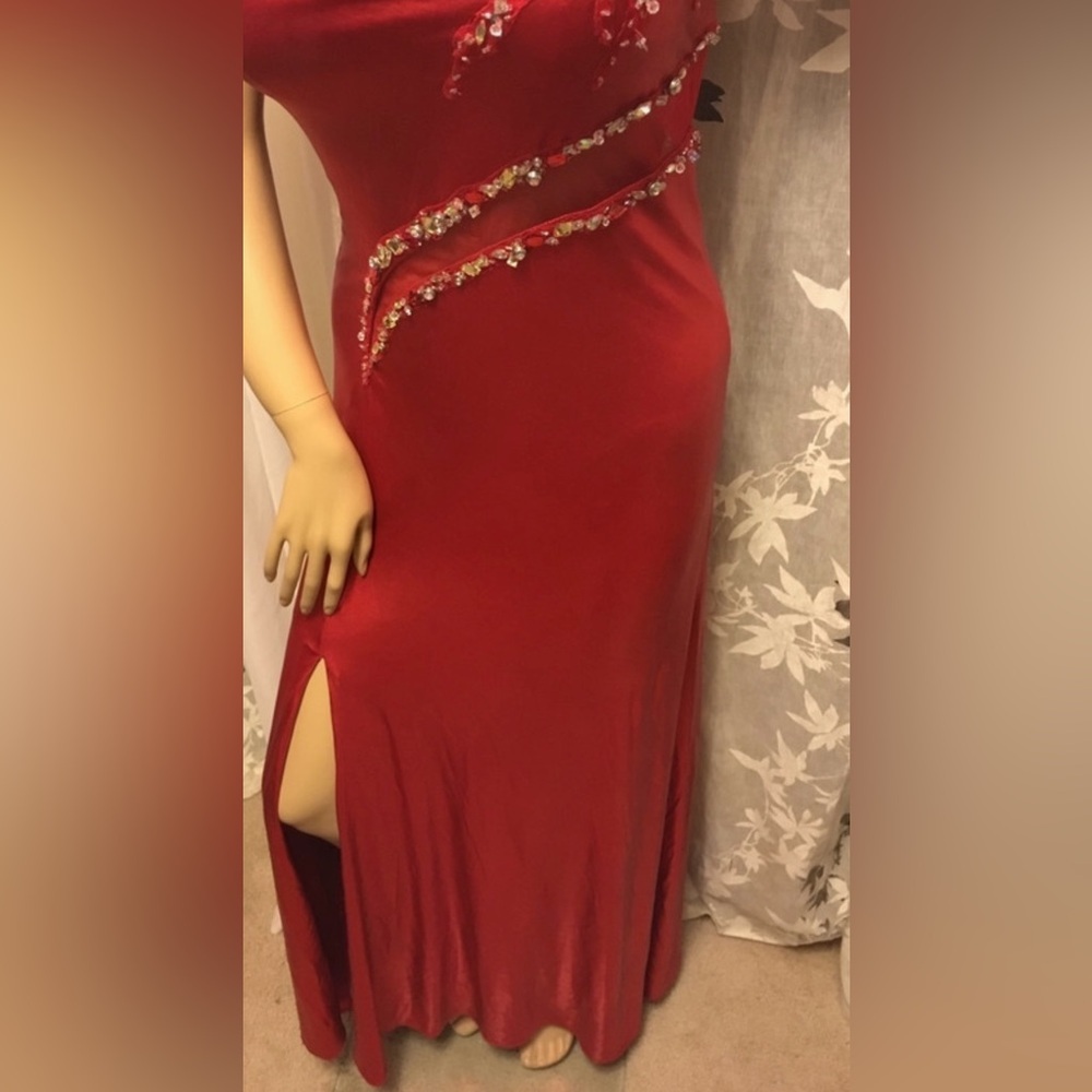 Kiss Kiss Red One Shoulder Formal Gown Beaded Sequin Train Size 10 - Picture 10 of 12